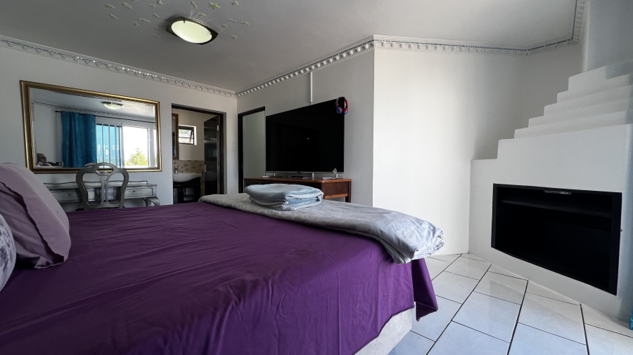 7 Bedroom Property for Sale in West Beach Western Cape